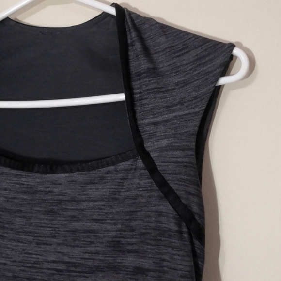 Lululemon Yoga Vitalize Tank Top with Built-in Bra - Picture 2 of 7
